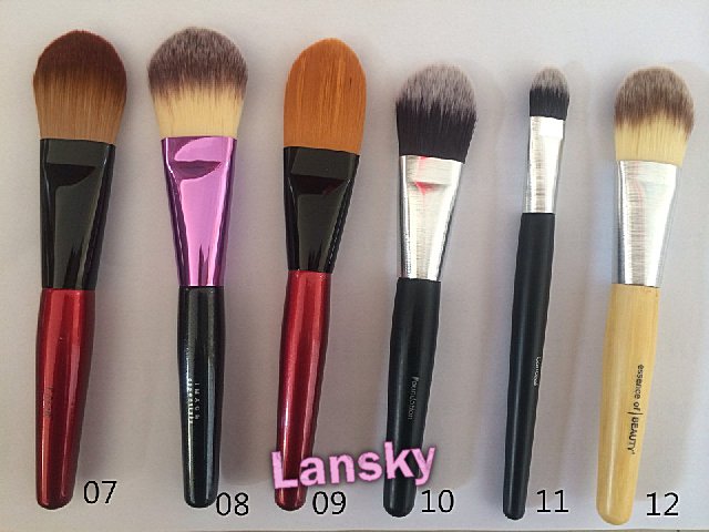 Cosmetic brush11001